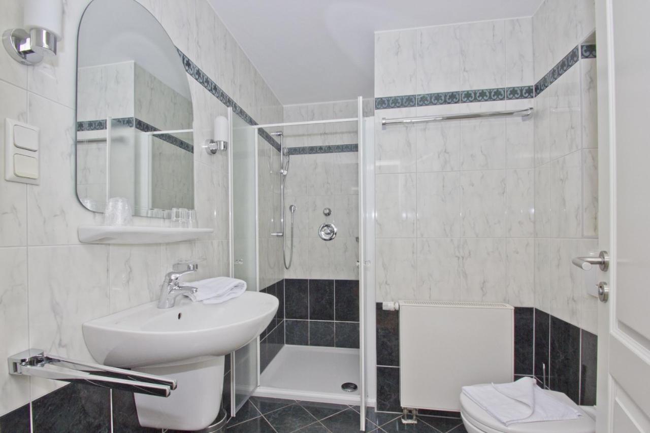 Mit Meerblick Und Balkon, Gratis Nutzung Vom Ahoi Erlebnisbad Und Sauna In Sellin - Meeresblick Fewo 14 เกอเรน ภายนอก รูปภาพ
